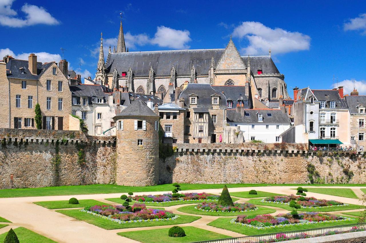 Studio Tout Confort Avec Vue Cathedrale A St Patern Vannes-Centre Leilighet Eksteriør bilde